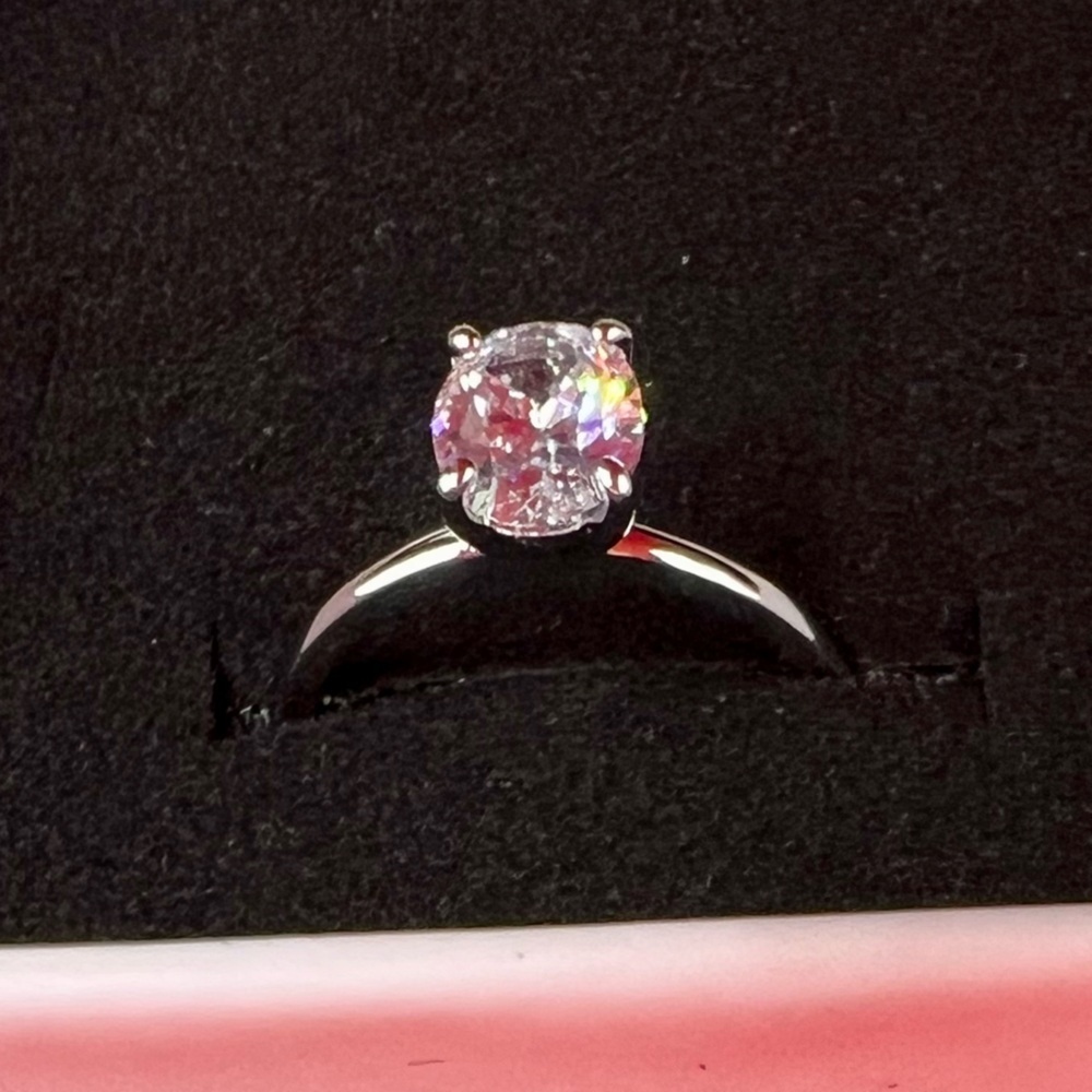 NIB 925 Sterling Silver Zircon Ring Size 7 - Picture 16 of 16